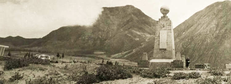 Primer Monumento de la Mitad del Mundo (1936)